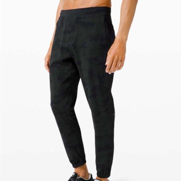 LULULEMON Men's Surge Jogger Black Camo Size Small - Picture 1 of 12